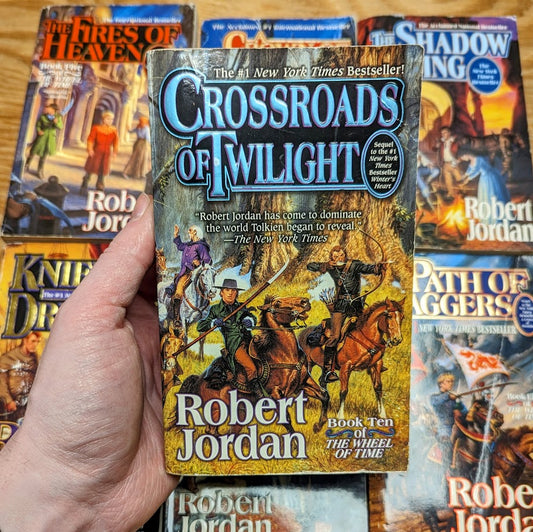 [SOLD OUT] CROSSROADS OF TWILIGHT by Robert Jordan (paperback book)